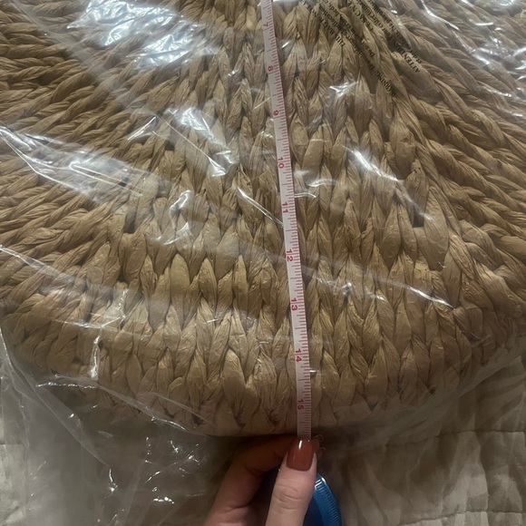 NWT! Victoria secret Half moon straw beach tote - Picture 8 of 10